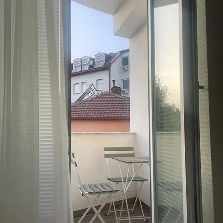 Modern Apartment In City Centre - Free Parking Skopje Exterior photo
